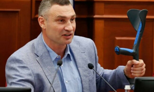 Раду походити з милицею перед виборами Кличко отримав від Манафорта, - блогер