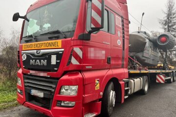 Из Украины попытались вывезти вертолет, кадры: что из этого вышло