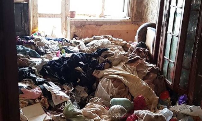 "Сняла на год":  в Одессе женщина превратила арендованную квартиру в помойку, видео бардака