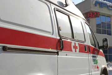 В центре Москвы обрушился фасад старинного дома, травмирована девушка