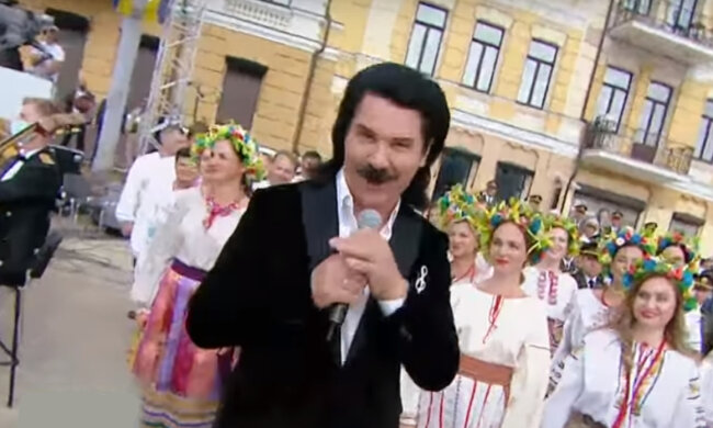 Зибров оправдался за песни на русском языке ко Дню Независимости: "Тогда и на немецком нельзя петь"