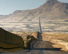 usa-mexico-border-fence-11