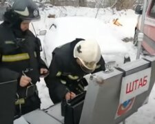 Вулиці забиті пожежними машинами: в Москві горить військова частина, з'явилися кадри