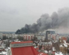 Масштабный пожар разгорелся в Днепре: дым видно за несколько километров