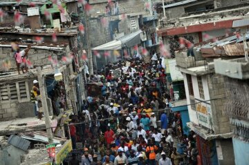 Полиция Гаити применила слезоточивый газ на шествии оппозиции (видео)
