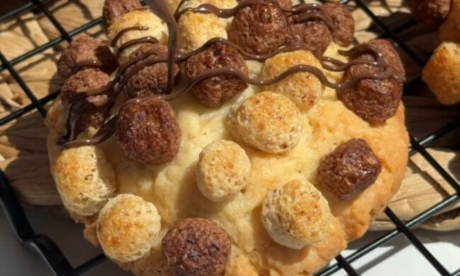 Очень сладкие и шоколадные: рецепт хрустящего печенья с шариками без долгого выпекания