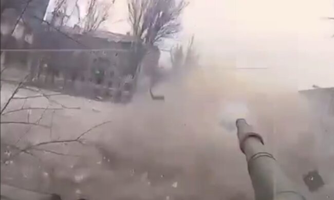 Доказательство для суда в Гааге: захватчики из рф сняли на видео свои военные преступления