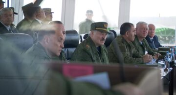 Лукашенко, Білорусь, армія