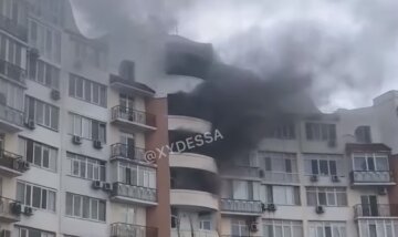 Пожар в Одессе, из горящей высотки выносили детей: подробности и кадры ЧП