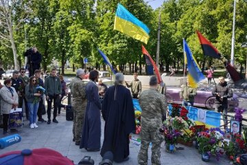 Одесити вшанували пам’ять  патріотів, які загинули під час бійні 2 травня: “зупинили ціною життя” кадри