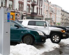 Масове полювання на авто влаштували в Києві, їздити неможливо: кадри свавілля