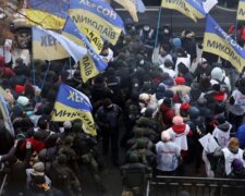 Киев охватили протесты, движение транспорта заблокировано: кадры народного восстания