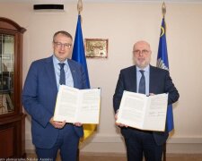 Президент АППУ Грігол Катамадзе і заступник міністра МВС Антон Геращенко підписали меморандум про співпрацю