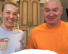 Кошевой из "Квартал 95" устроил дикие игрища с женой на кухне, видео: "Два идиота на трезвую..."