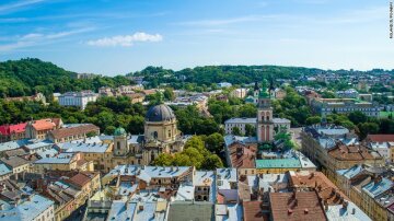 170424111219-ukraine-best-places-lviv-old-town-exlarge-169