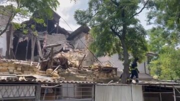ЧП в Одессе: появилось видео обрушения дома, "есть угроза..."