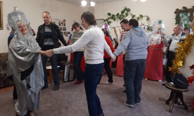 Кримчани дико осрамились з новорічними корпоративами, кадри ганьби: "царство кокошників"