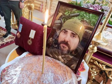 Люди масово прийшли провести Героя в останню путь: кадри жалобної церемонії на Дніпропетровщині