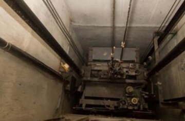 В киевской многоэтажке оборвался лифт с человеком внутри, видео: "Давно просили заменить..."