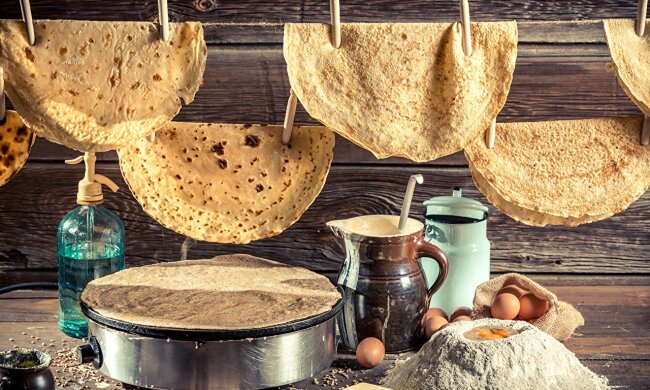 Почему на Масленицу пекут блины