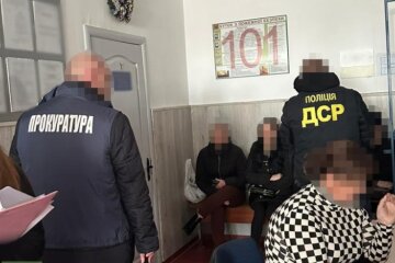 Львівські чиновники "погоріли" на хабарах, кадри: "налагодили цинічну схему"