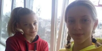 Хоронили в свадебных платьях: в последний путь провели 14-летних Юлю и Аню Аксенченко, кадры прощания