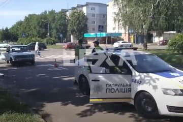 У Харкові машина на великій швидкості збила жінку: відео з місця аварії