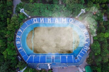 Полум'я спалахнуло на стадіоні "Динамо" в Києві: кадри арени в диму