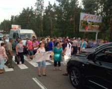 Донеччане протестуют против строительства церкви МП (видео)