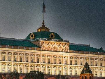 Мы врали слишком долго: создатели популярного сериала показали Кремль, залитый кровью