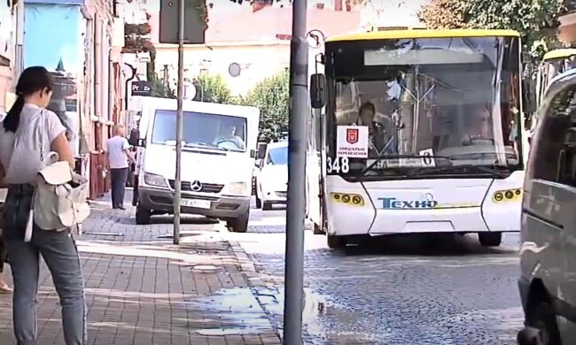 Ограничение движения транспорта в Черновцах