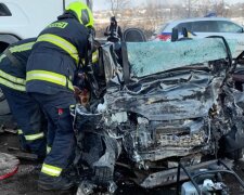 "Від авто нічого не залишилося": у страшній ДТП на київській трасі розбилися юні футболісти, кадри трагедії
