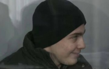 "Блідий, але задоволений": поведінку Колі Харківського на суді показали на відео