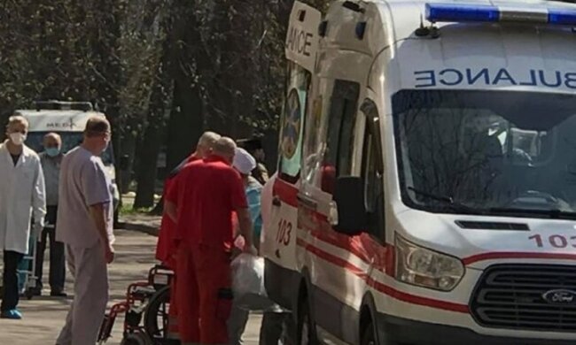 Спецборт доставил  в Одессу 12 тяжело больных: фото и подробности
