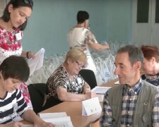 Денежная помощь для пенсионеров: жителям нескольких областей выплачивают тысячу долларов