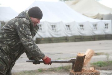 Как военные в зоне АТО готовятся к зиме (фото)