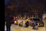 Одесситы с детьми прокатились на санках, прицепленных к авто: кадры опасных покатушек