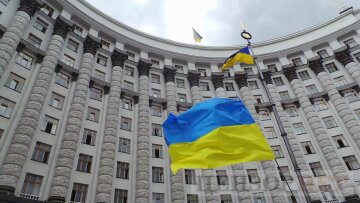 В Украине начались громкие увольнения: первыми «полетели головы» губернаторов