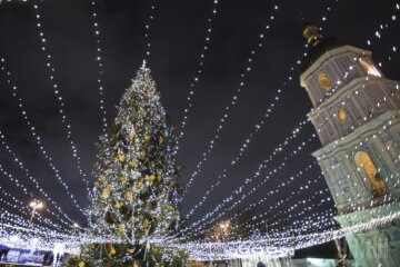 Київ «прикрасили» до Нового року, люди прийшли в жах: «Господи, який треш»