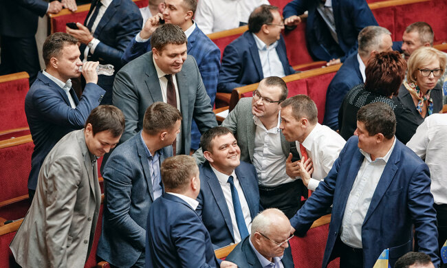 Куницкий из "Слуги народа" раскрыл коррупционные схемы Кабмина: "С миллиардным оборотом..."