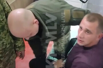 Військкоми силоміць тягли чоловіка з лікарні, в ТЦК відреагували на скандальне відео: "Показано лише частину події"
