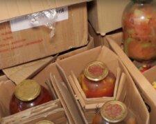 Безкоштовні продукти для ВПО та пенсіонерів у Харкові