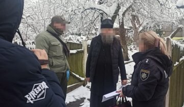 СБУ нашли шевроны боевиков и роспропаганду в УПЦ МП на западе Украины, фото: "Отрицают существование..."