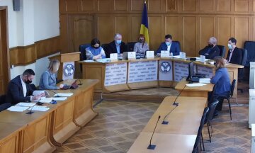 Рішення про звільнення 4 з 6 членів НКРЕКП відкладено на час апеляції