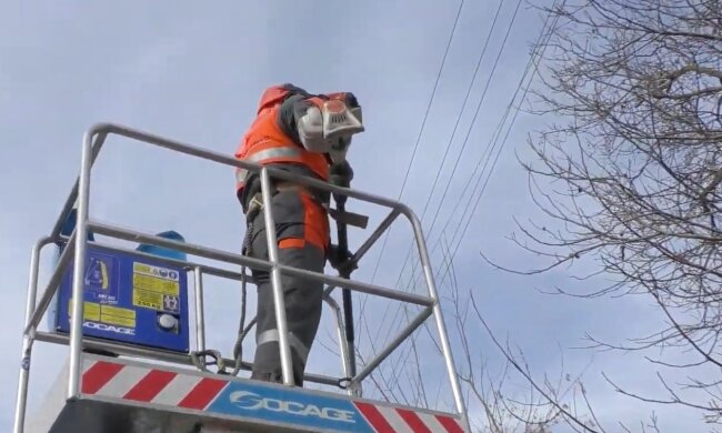 Графіки відключення світла у Полтавській області на 4 квітня