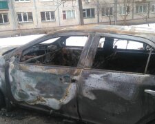 Авто борца с незаконными застройками сожгли в Киеве (фото)