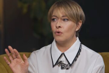 Кравець з "Квартал 95" зачарувала виглядом у блискучому топіку: "Що за лялечка?"
