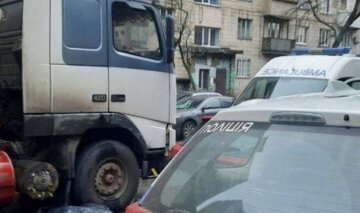 "Відчув, як щось потрапило під колесо": трагедія трапилася з жінкою в Києві