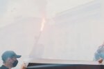 В центре Харькова неспокойно, улица в дыму и огне: кадры протеста