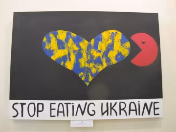 У Києві показали картини російського художника про агресію Кремля (фото)